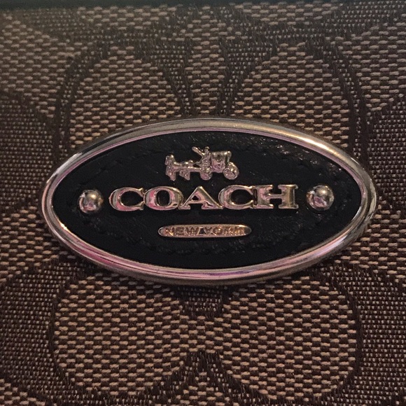 Coach Signature Bag - Picture 7 of 16